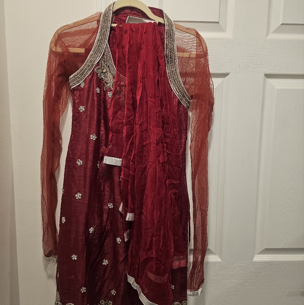 Indian Salwaar (leggings) - Kurta (tunic) set with dupatta (scarf) Tailored set